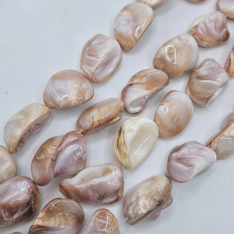 Перламутр морской свободной формы размер 35мм